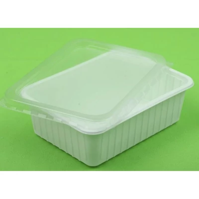 Szögeletes műanyag ételhordó tetővel 630 ml, 5 darab/csomag