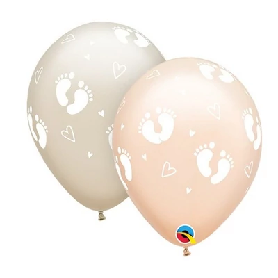 11 inch-es Baby Footprints & Hearts Assortment Lufi (6 db/csomag), Héliummal